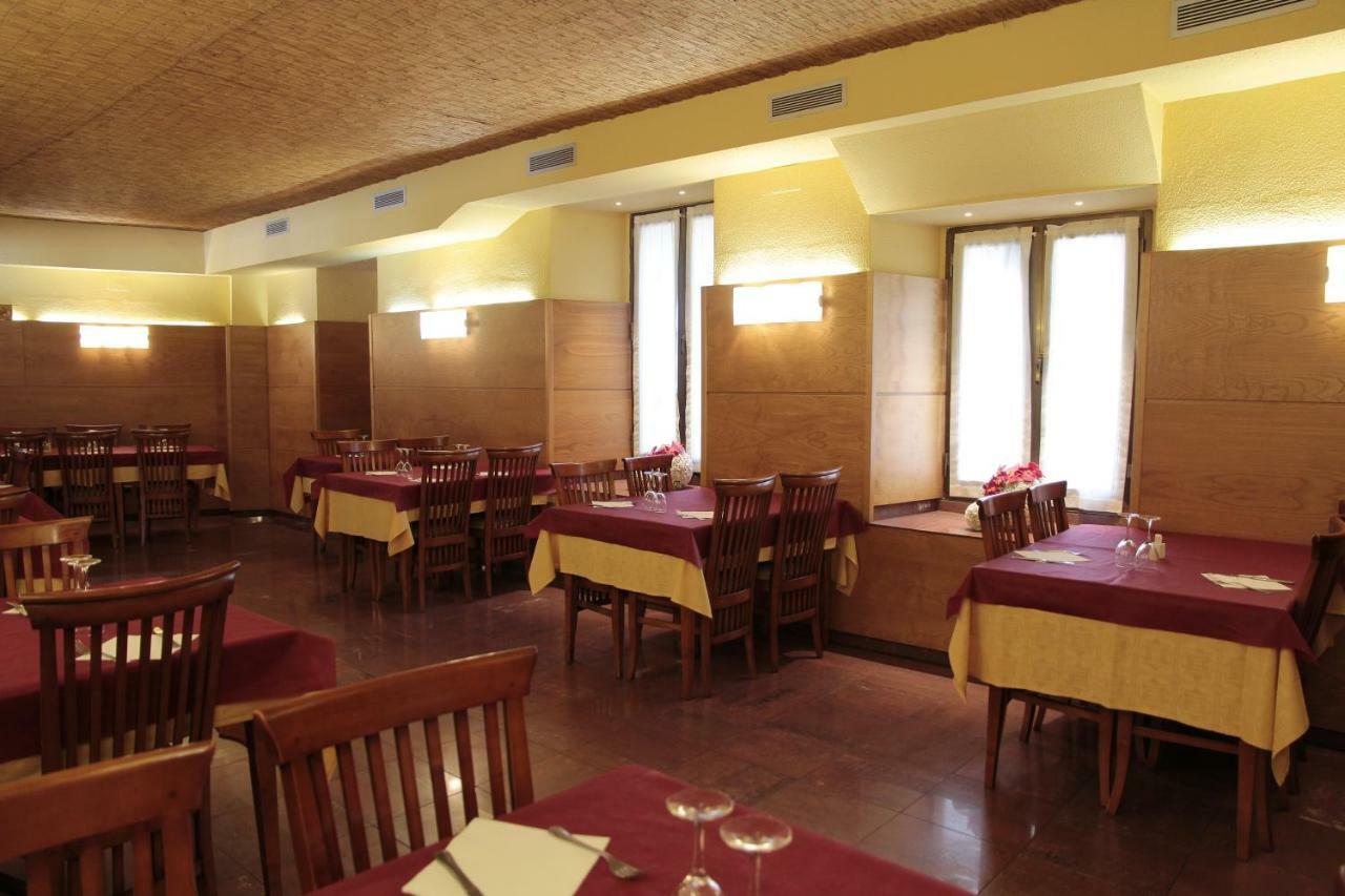 Hotel Tirso De Molina à Almazán Extérieur photo